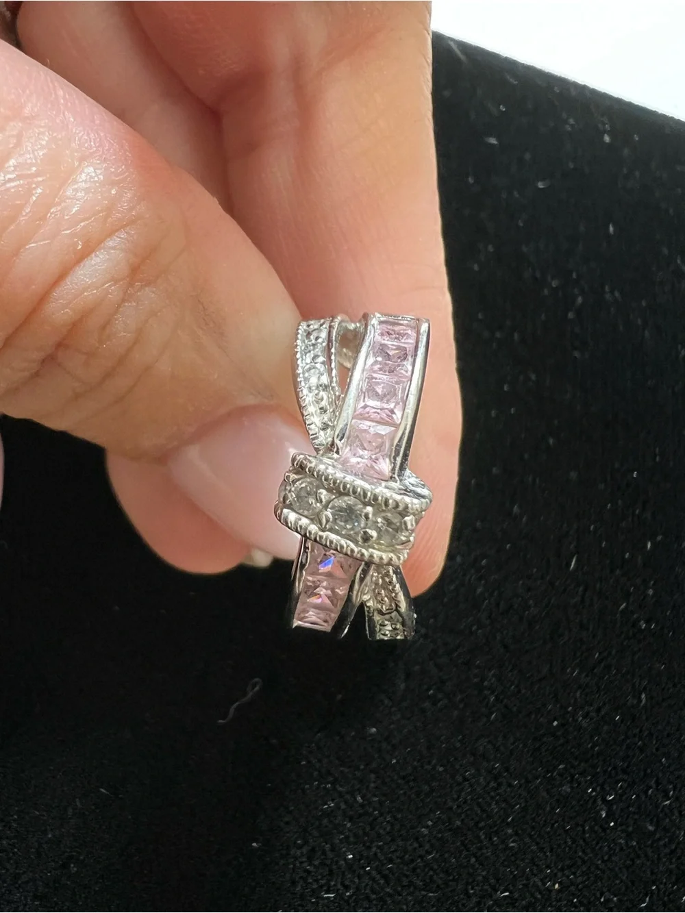 10k white gold Pink and clear stones ribbon ring